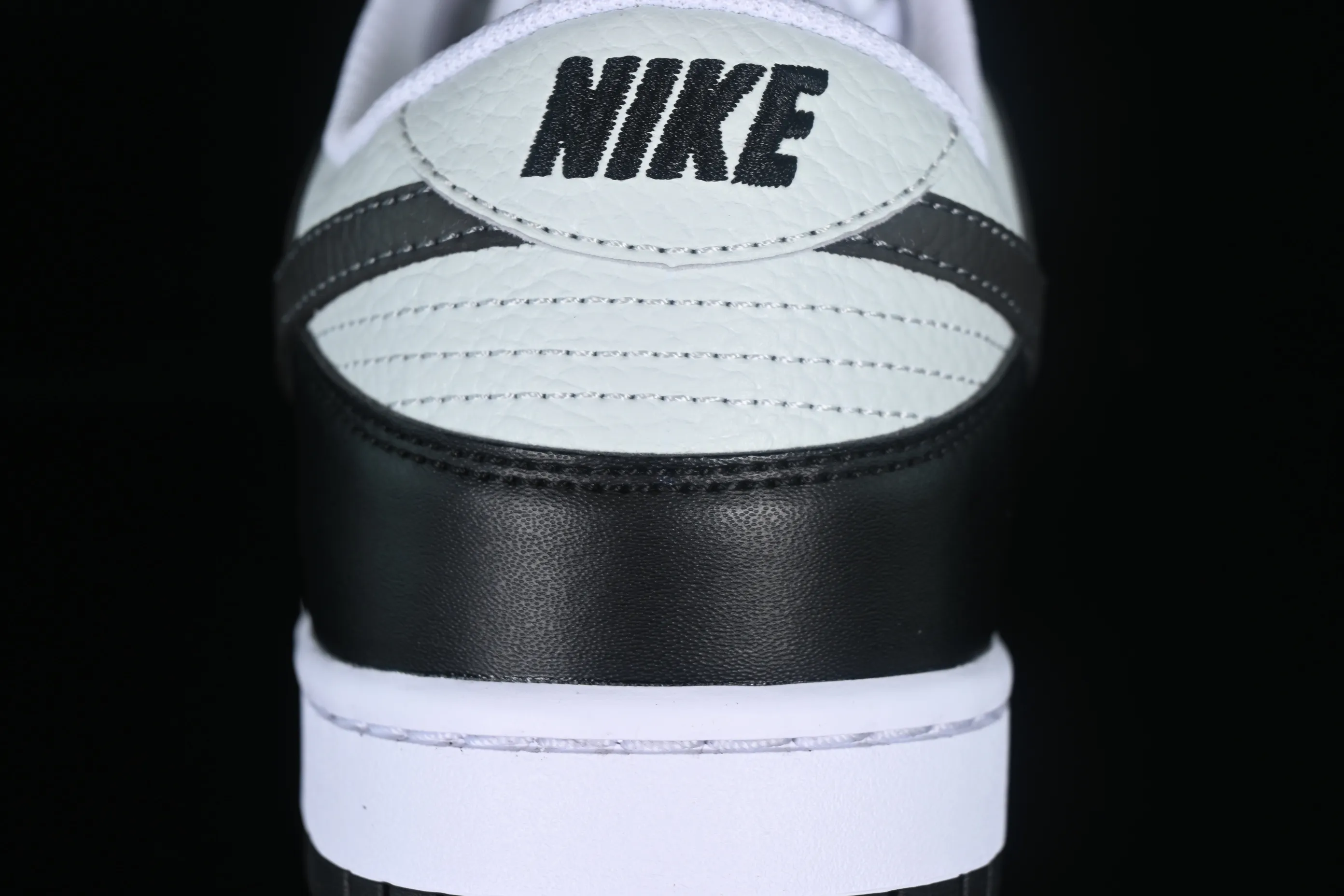 All categories Nk SB Dunk series Nk SB Dunk Low low-top sneakers K version Nk Dunk Low "Mini Orange Swoosh" SB low-top sports and leisure sneakers FN7808-001